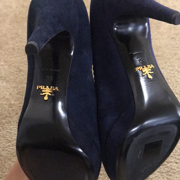 Prada - Picture 3 of 3